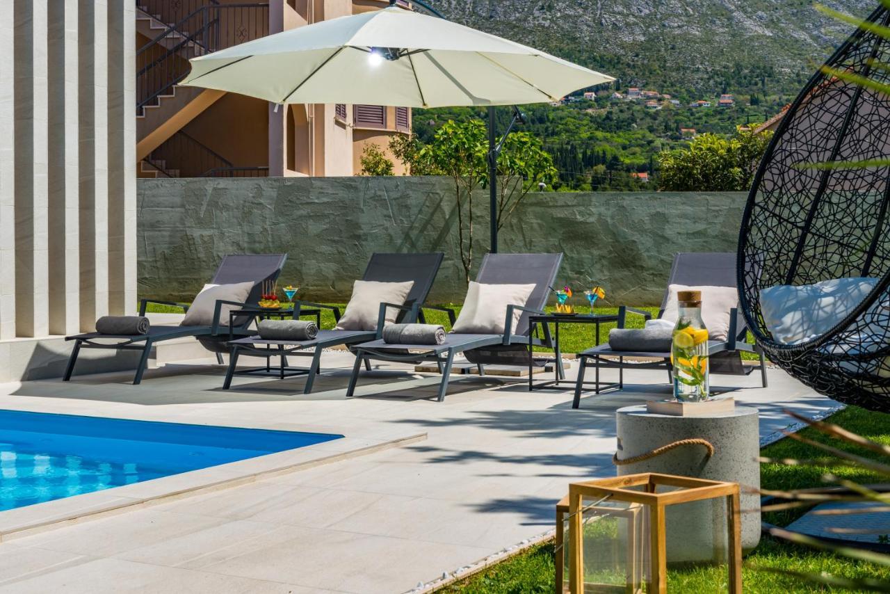 Villa Oasis - Your Luxury Home Away From Home Celopeci Extérieur photo