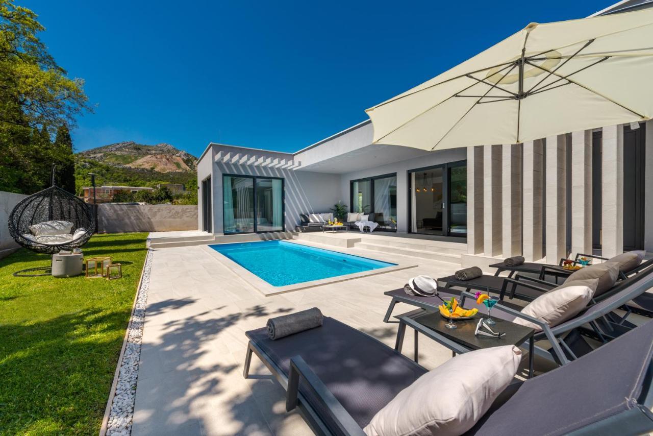 Villa Oasis - Your Luxury Home Away From Home Celopeci Extérieur photo
