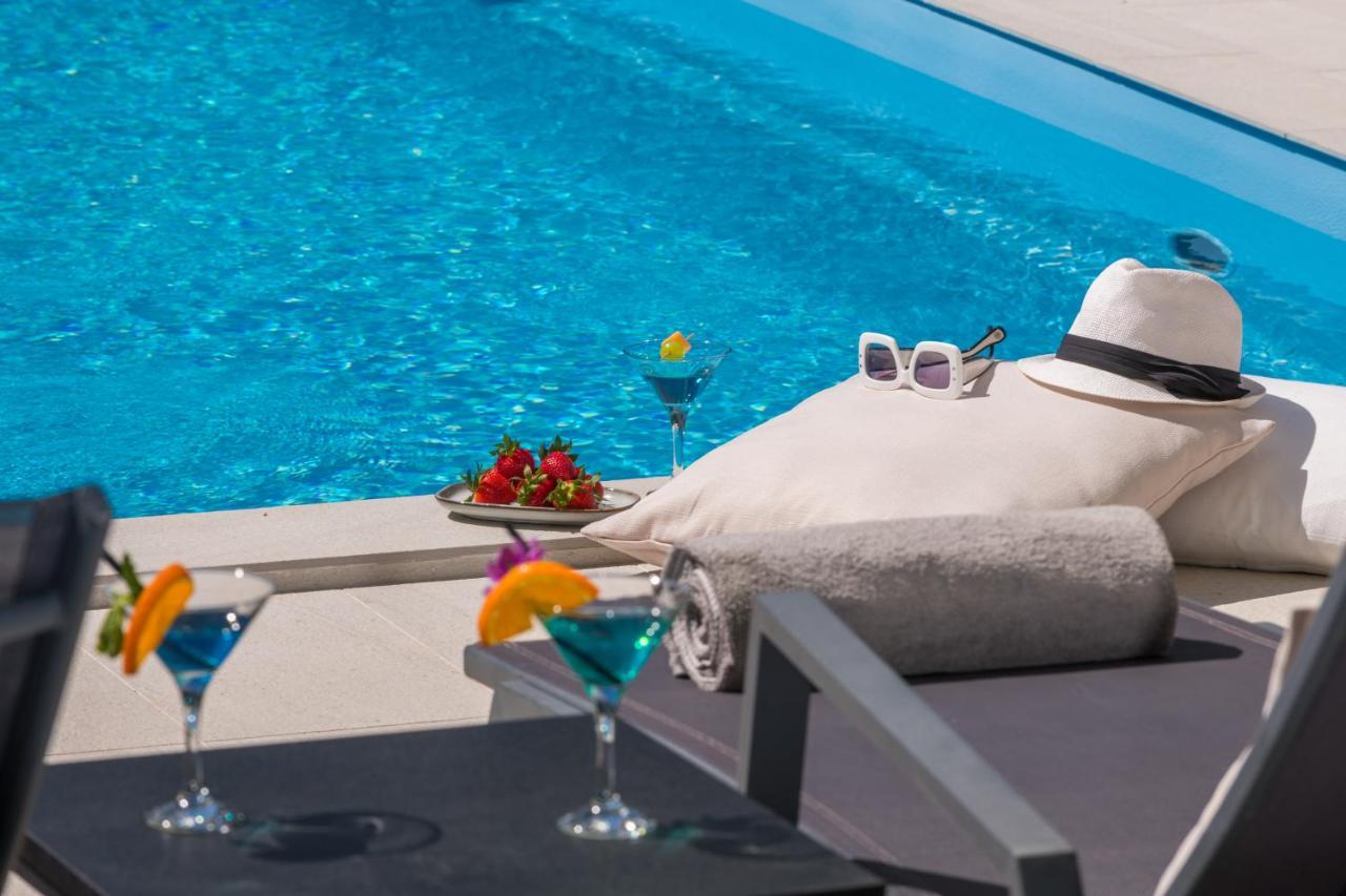 Villa Oasis - Your Luxury Home Away From Home Celopeci Extérieur photo