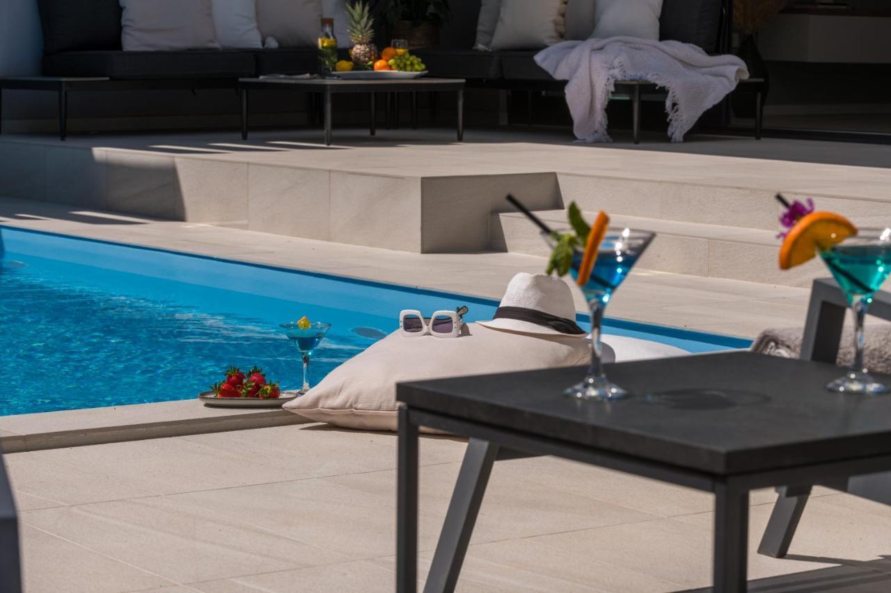 Villa Oasis - Your Luxury Home Away From Home Celopeci Extérieur photo