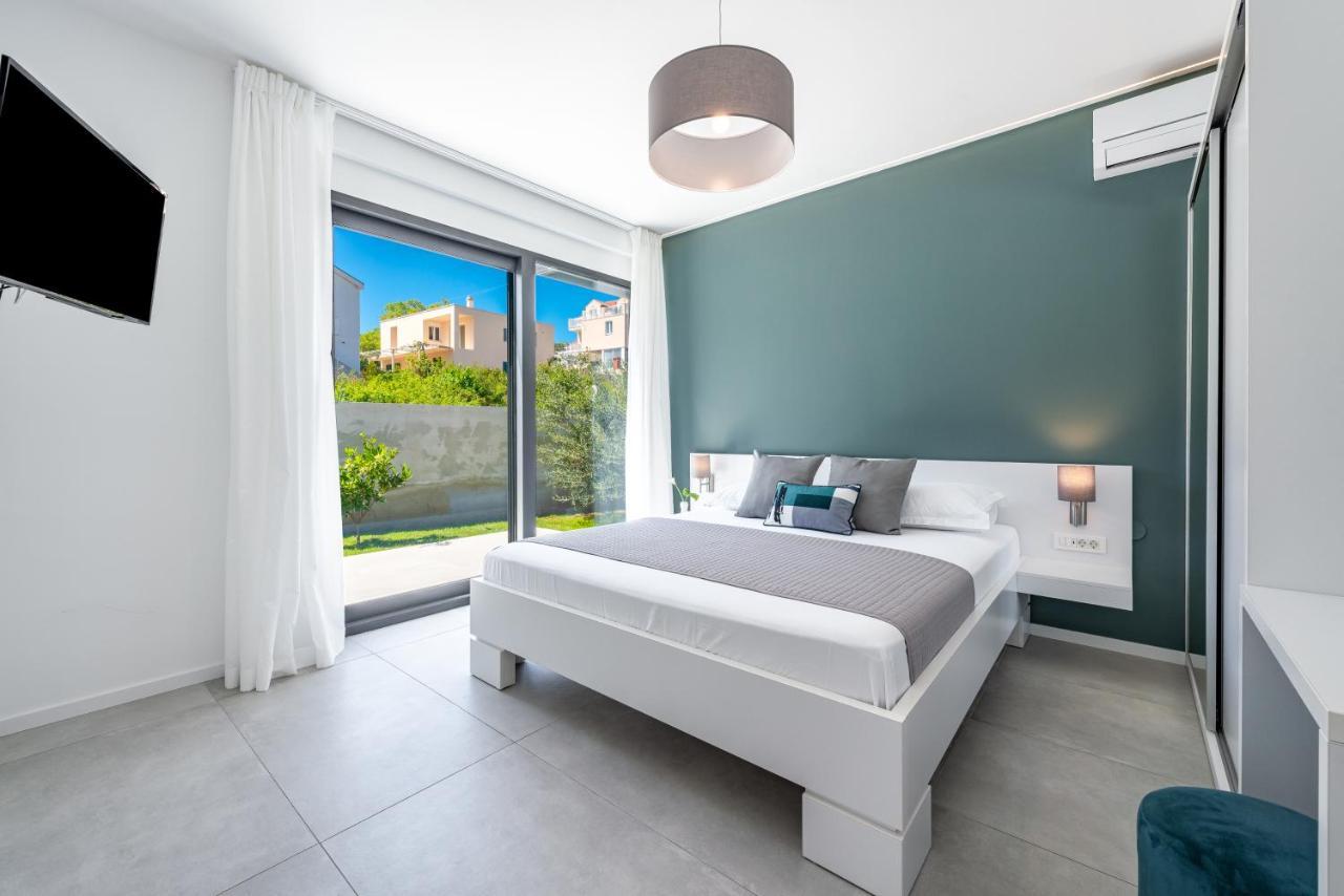 Villa Oasis - Your Luxury Home Away From Home Celopeci Extérieur photo