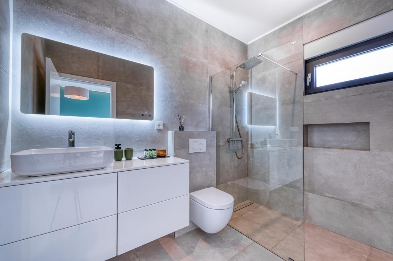 Villa Oasis - Your Luxury Home Away From Home Celopeci Extérieur photo