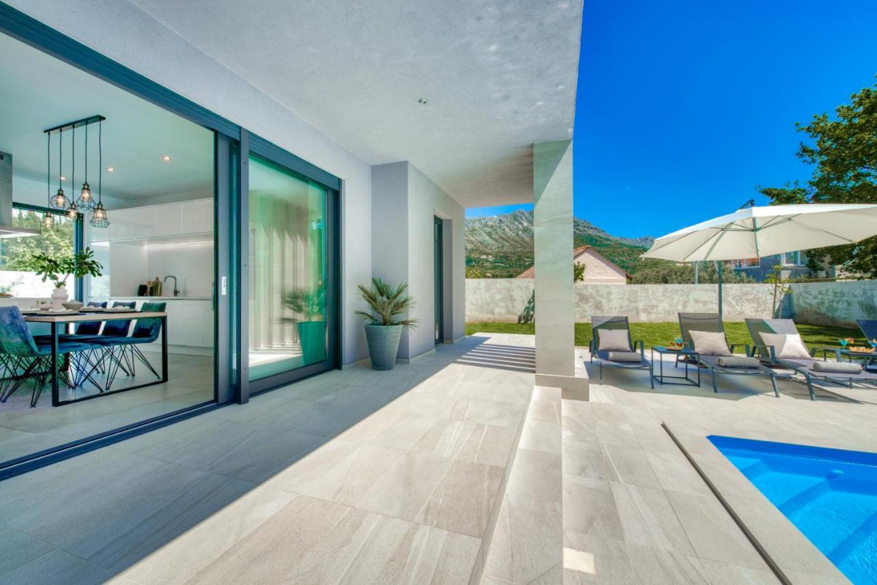 Villa Oasis - Your Luxury Home Away From Home Celopeci Extérieur photo