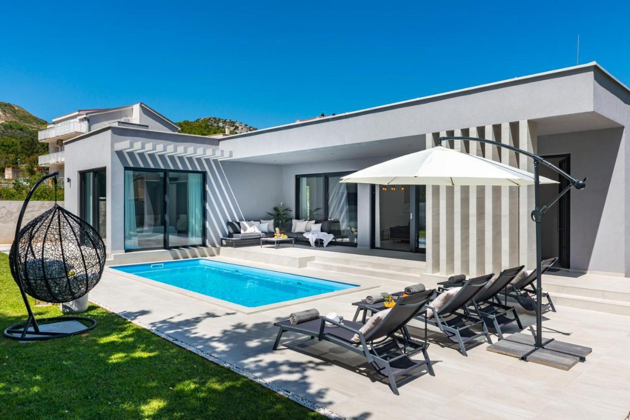 Villa Oasis - Your Luxury Home Away From Home Celopeci Extérieur photo