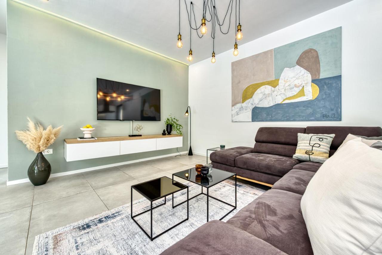 Villa Oasis - Your Luxury Home Away From Home Celopeci Extérieur photo