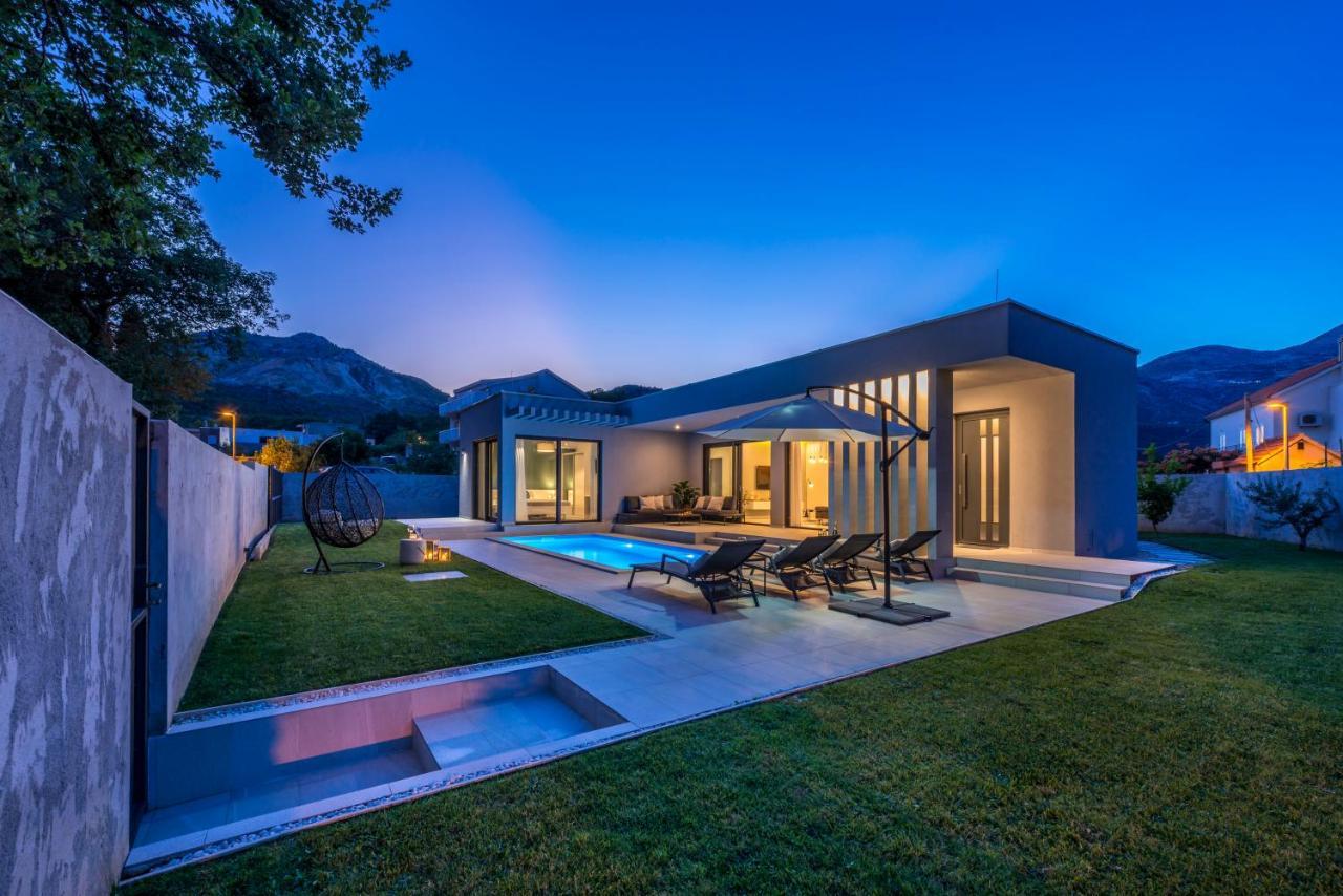 Villa Oasis - Your Luxury Home Away From Home Celopeci Extérieur photo