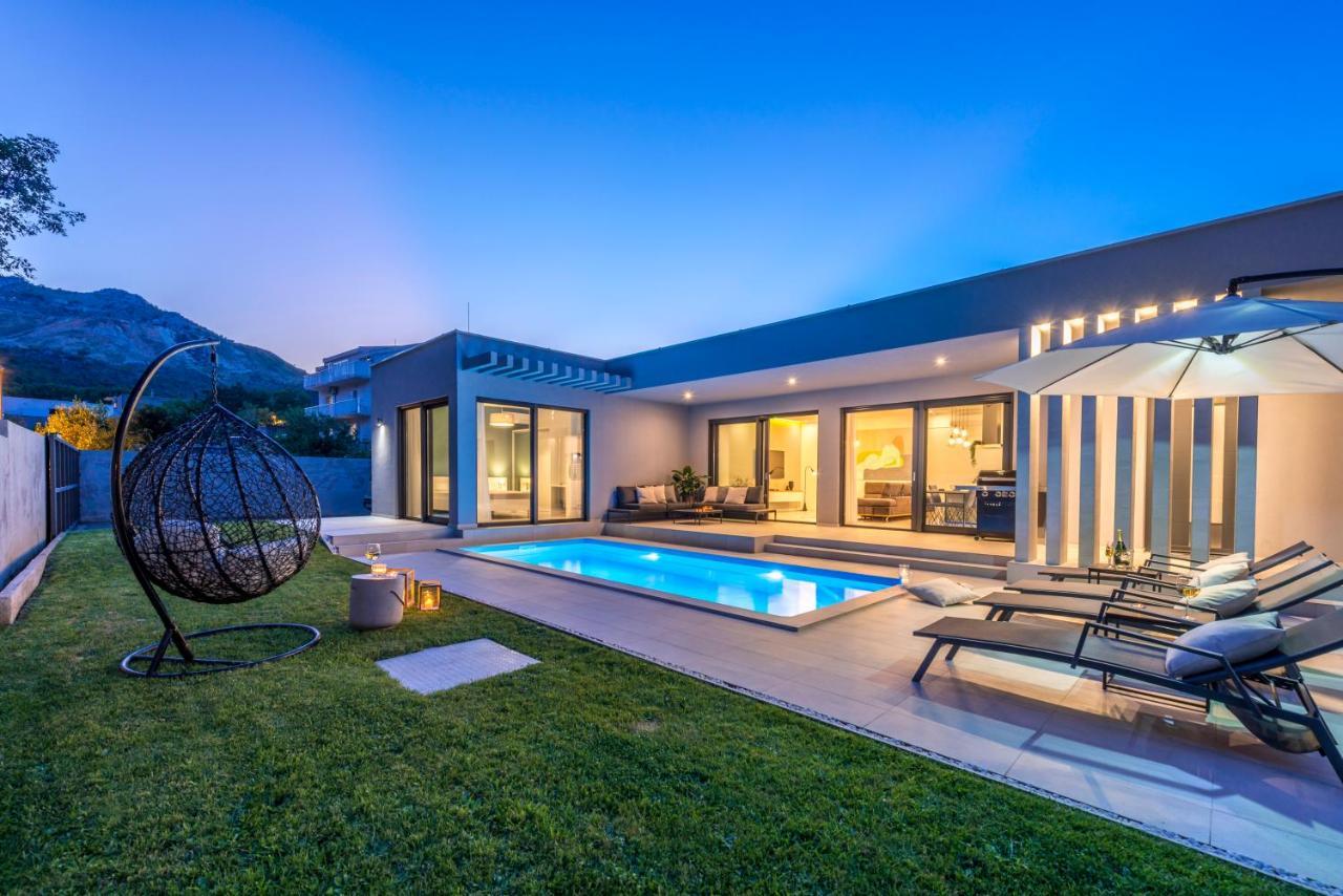 Villa Oasis - Your Luxury Home Away From Home Celopeci Extérieur photo